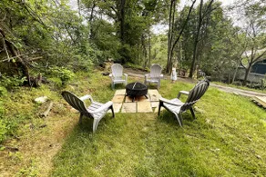 The SWEET SPOT! Chill Near Downtown w/ Huge Porch! - Image 5