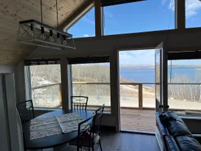 Payne Lake Wilderness Huts - Lakeview Suite - Image 3