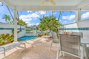 Beachy Townhome Perfect for a Warm Getaway! - Image 2