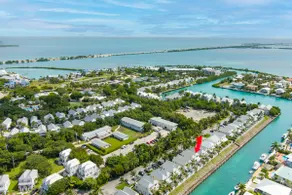Beachy Townhome Perfect for a Warm Getaway! - Image 4