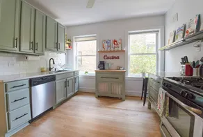 Spacious 3 bdrm apt. near NU + Chicago + lake. - Image 2