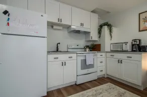 Cozy Modern Studio, Downtown Marysville - Image 4