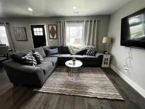 Brand New Mason Home w Luxurious Finishes - Image 2