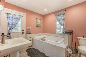 Charming Lake Cottage • Relaxed, Cozy Stay - Image 5
