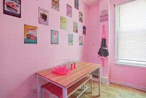 Jersey City Pink Spot - Image 5