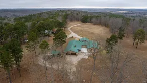 Country Getaway w Year-round Indoor Pool - Image 2