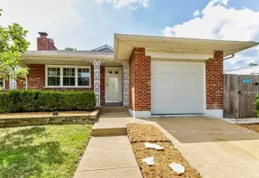 Cozy 4 BR/2 Bath Home South of Downtown St. Louis - Image 4