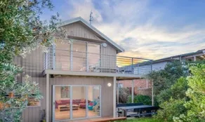 Beachfront 4 bedroom great holiday home pets - yes - Image 3