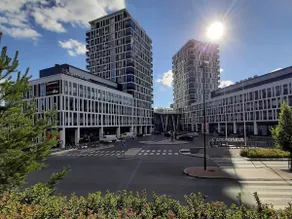 City Apartment with lake view and free parking - Image 2