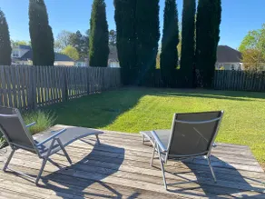 Safe central Aiken | King Bed | Fire Table & Yard - Image 4