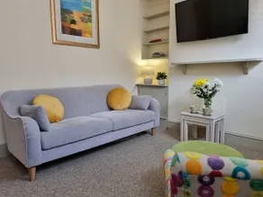 2 bed town house in Stamford 10 minute walk to the town center - Image 3