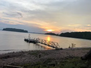 Lake front home with a million dollar view - Image 3