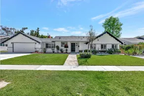 New Cheerful Stylish Villa - Pool, Spa, Mini Golf, Fire pit, Walk to Disneyland  - Image 2