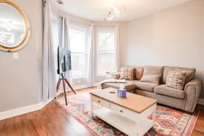Cozy 3 BR | Near Obama Center, Hyde Park, UChicago - Image 1