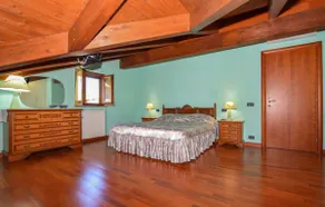 Full home in terraced villa - Image 2