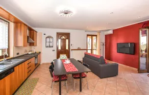 Full home in terraced villa - Image 5