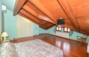 Full home in terraced villa - Image 4