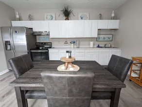 SeaEscape Cottage- Close to UD - Image 2