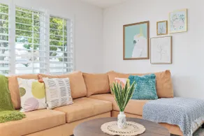 Retro Chic Hot Tub & Game Room, 10 Mins From Beach - Image 2