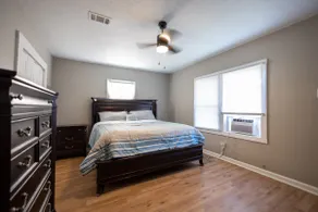 Downtown sulphur getaway - Image 4