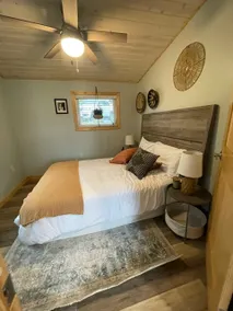 Seneca Sunset Couple's Cottage - Image 3