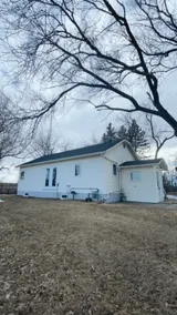NEW! Charming Farmhouse located at Austin - Image 3