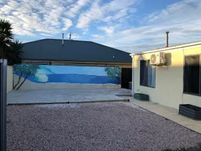 Our Lil’ Beach House. 250m to beach & shops. 欢迎 - Image 3