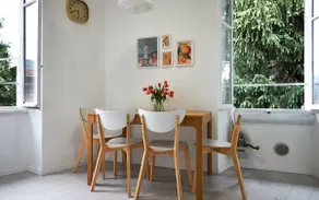 Spacious 2BR Historic City Flat + Free Park 1 min - Image 2