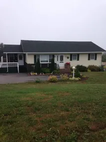 Cheerful 4 bedroom home overlooking the Ocean. - Image 2