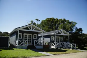 Hamptons In Rye Green Cottage 3 Mins to Hot Springs! - Image 4
