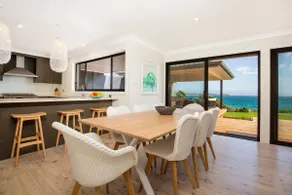 Escape-Luxury Absolute Beachfront Holiday Home, Culburra Beach - Image 5