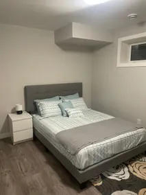 Luxurious family-friendly 2 bedroom onsite parking - Image 5