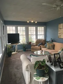 Bright and Open 3 Bedroom / Private Outdoor Area - Image 4