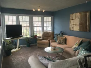 Bright and Open 3 Bedroom / Private Outdoor Area - Image 3
