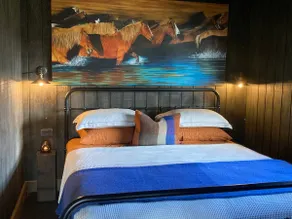 Escape to Cowboy Cabin in the Noosa Hinterland - Image 4