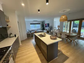 Beachy 5 Bedroom House - Image 2