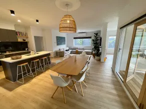 Beachy 5 Bedroom House - Image 5
