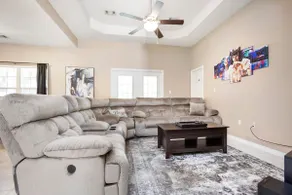 The American Dream - 4 Bedroom Full Home in FWB - Image 2