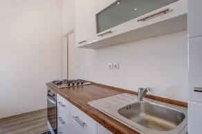 Beautiful Seafront Apartment on Lošinj - Image 4