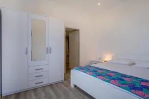 Beautiful Seafront Apartment on Lošinj - Image 5
