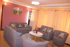 The Glamour House: Luxury 3-bedroom house. - Image 3
