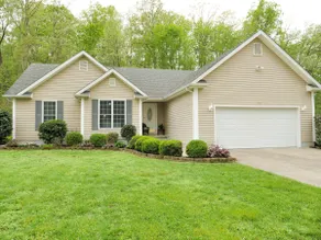 Perfect Getaway Near RRG with Screened Patio - Image 3