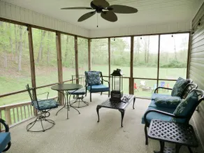Perfect Getaway Near RRG with Screened Patio - Image 2