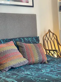 Canal-Side Boutique Apartment - Image 3