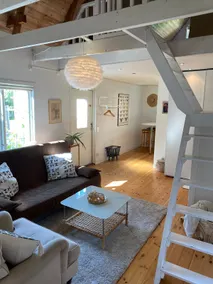Fantastic, centrally located courtyard house for rent - Image 2