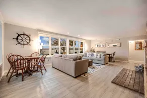 The Lodge, Sweet Waterfront Cottage, Separate Unit  - Image 3