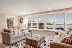 The Lodge, Sweet Waterfront Cottage, Separate Unit  - Image 4