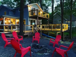 Lakehouse Getaway - Modern Comfort w/ Boat Slip - Image 2