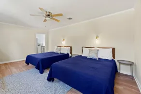 Pet-Friendly 4BR: Pool, Screen Porch, Fenced Yard - Image 4