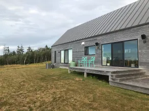 4-bedroom seaside home with all of the comforts. - Image 5